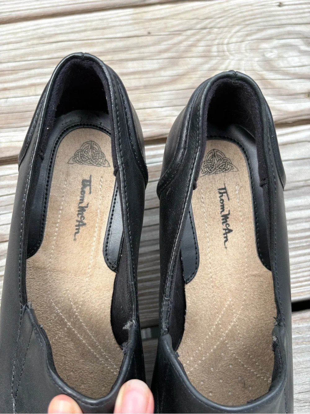 Thom McAn Women’s Black Leather Slip-On Square-Toe Loafers Size 9W